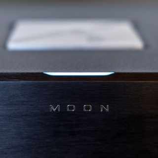 MOON 861 High-End Végerősítő Kétszínű fekete-ezüst #2